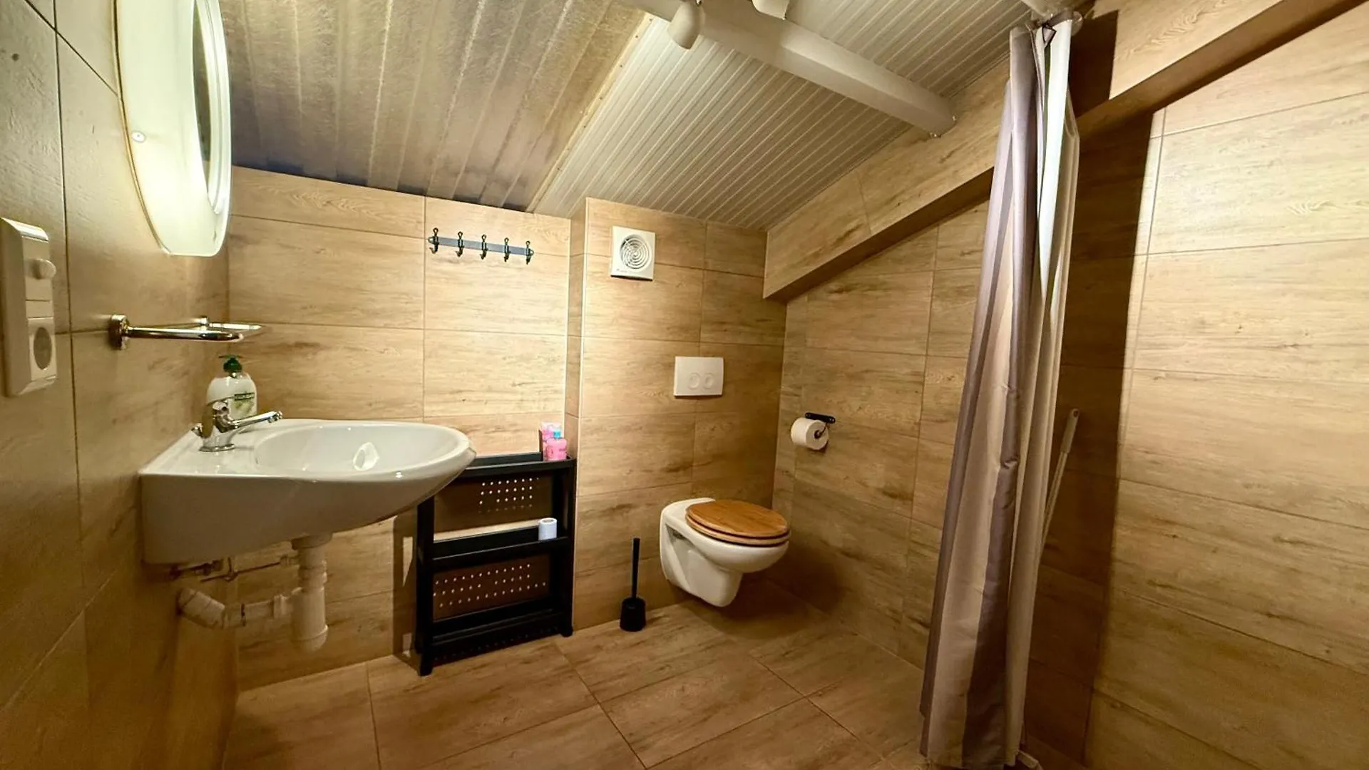 Apartment Holiday Home Vijfhuizen 4Pers
